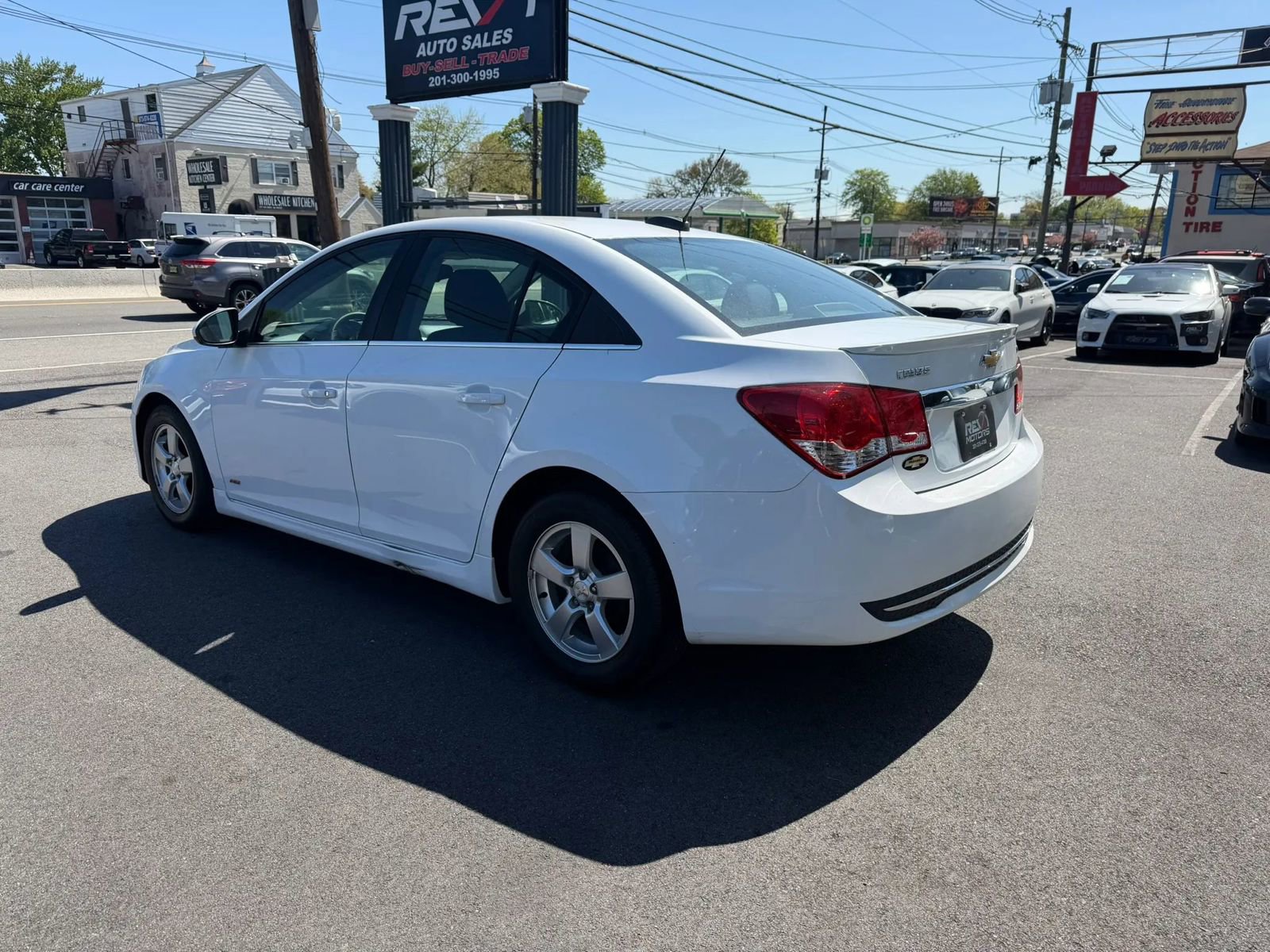 Used 2016 Chevrolet Cruze LT FWD image 3