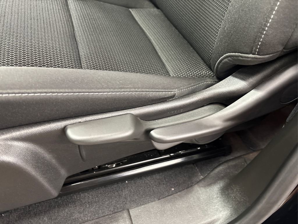 Used 2025 GMC Canyon Elevation AWD/4WD image 23