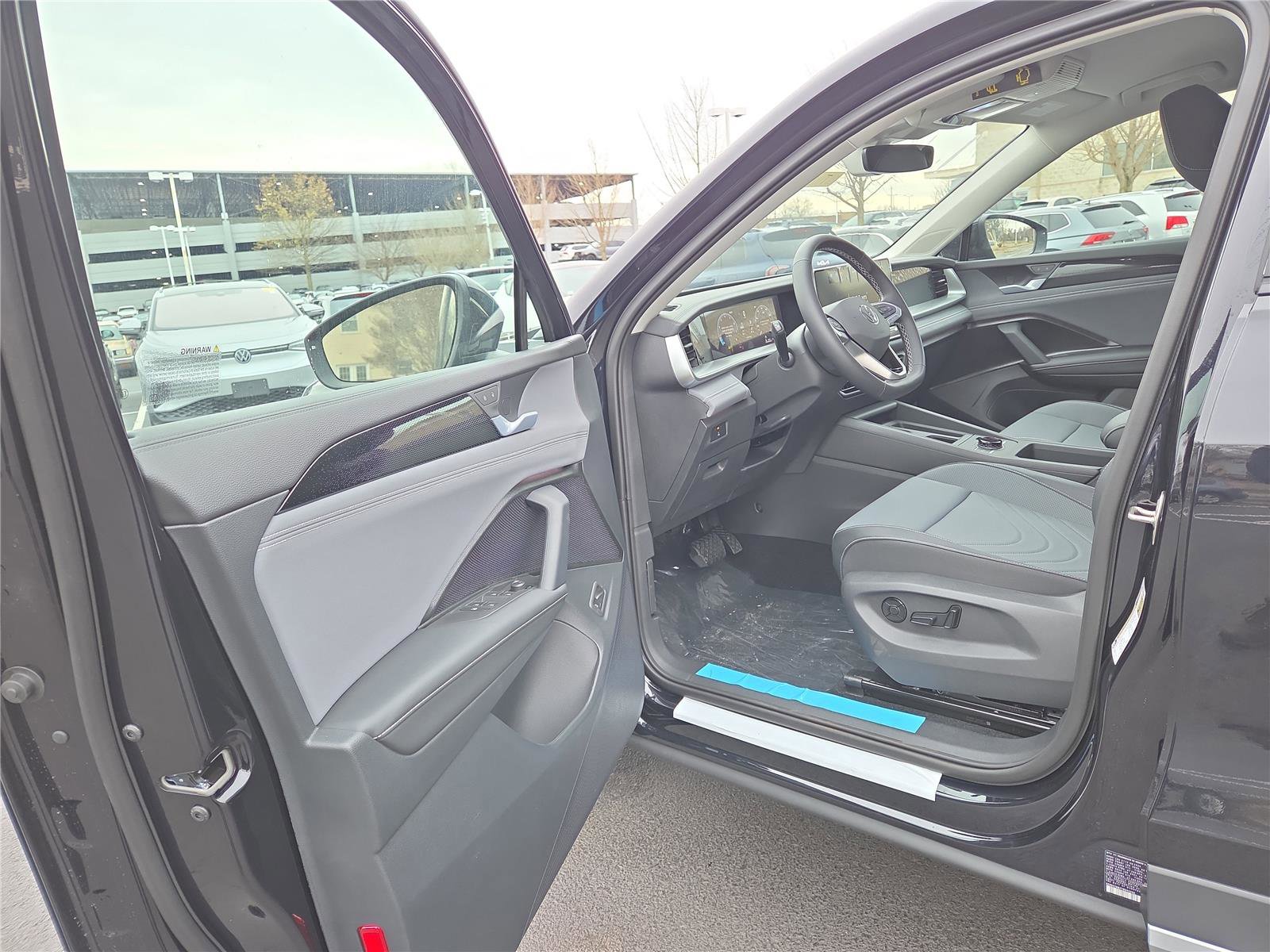 New 2026 Volkswagen Tiguan SE image 11