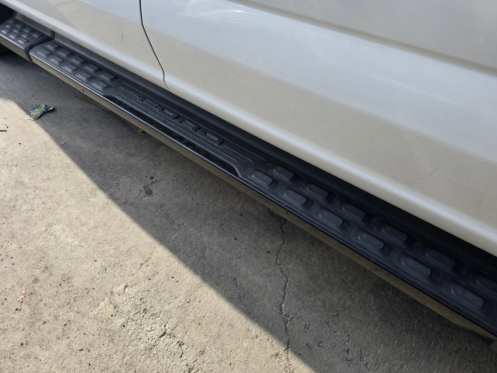 Used 2022 Ford F150 Lightning Lariat image 22