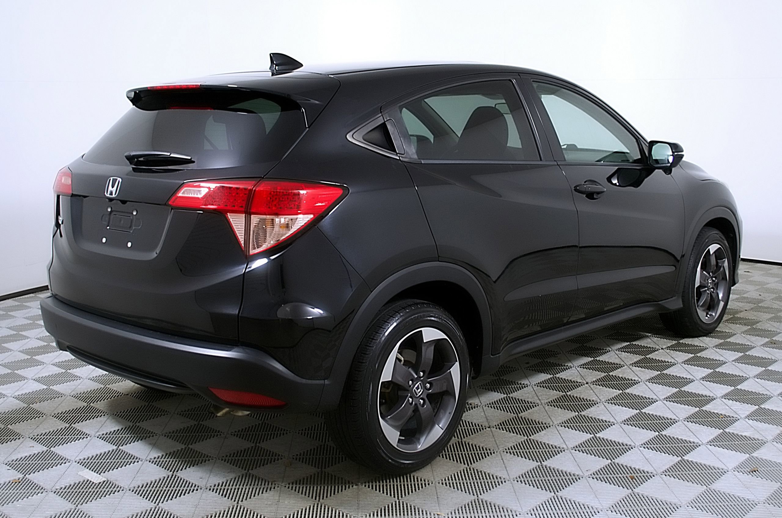 Used 2018 Honda HR-V EX image 7