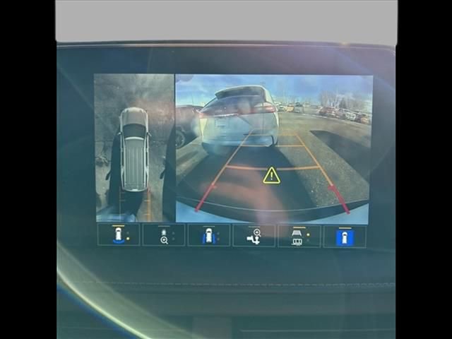 Used 2024 Chevrolet Tahoe Z71 w/ Luxury Package image 8