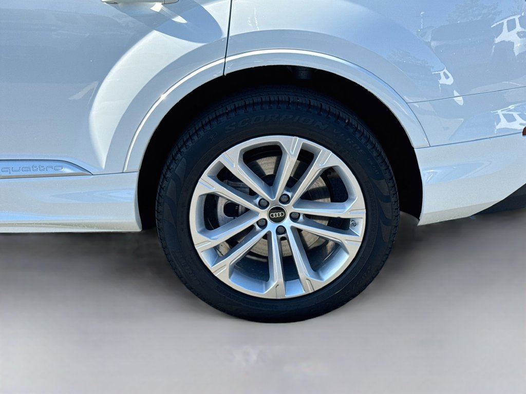 Used 2025 Audi Q7 3.0T Premium Plus AWD/4WD image 9