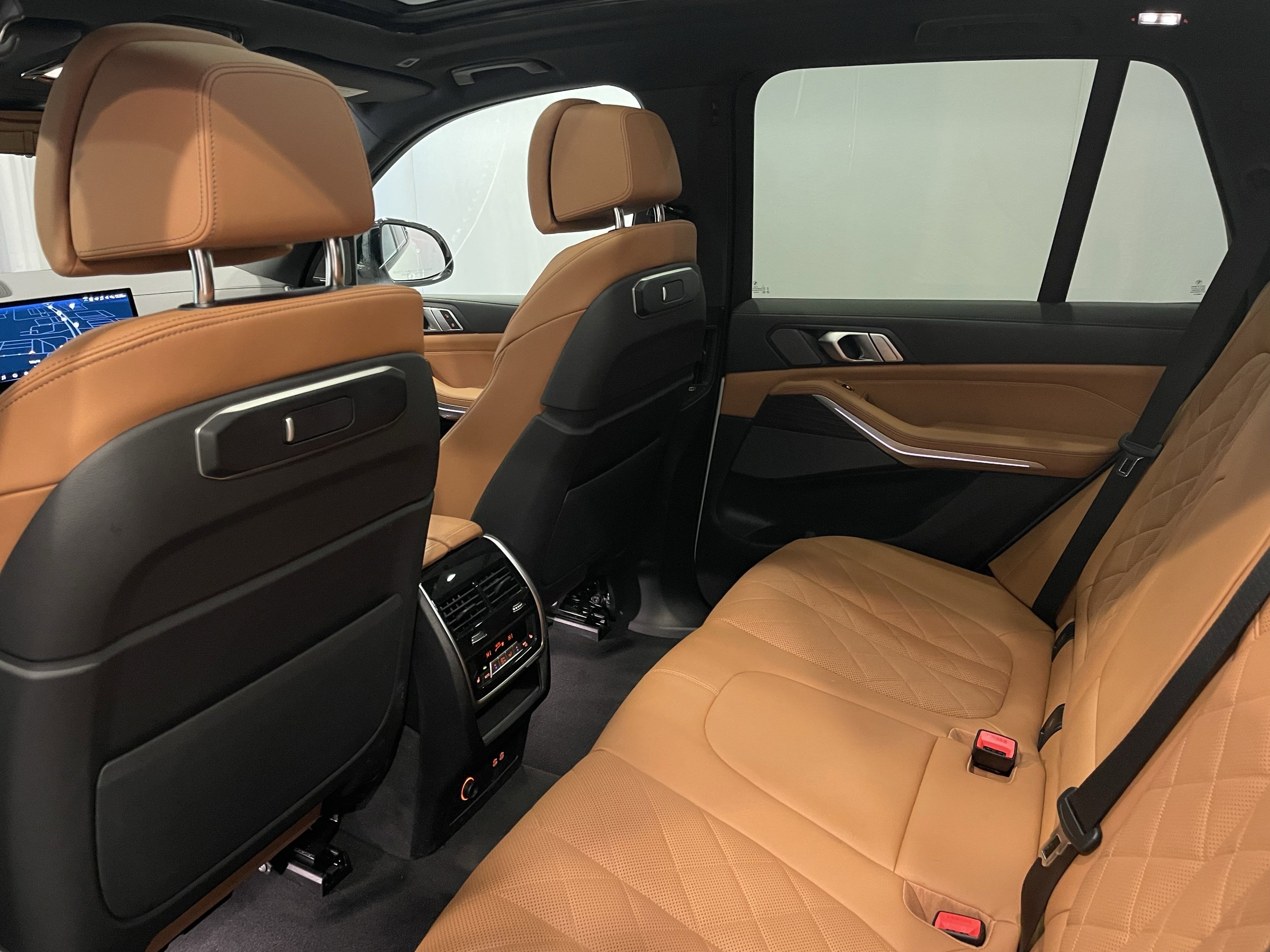 Certified 2025 BMW X5 xDrive40i w/ M Sport Package image 24