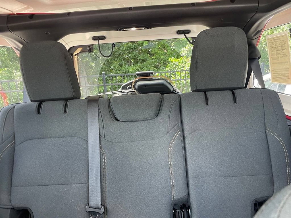 Used 2025 Jeep Wrangler Unlimited Sport AWD/4WD image 8