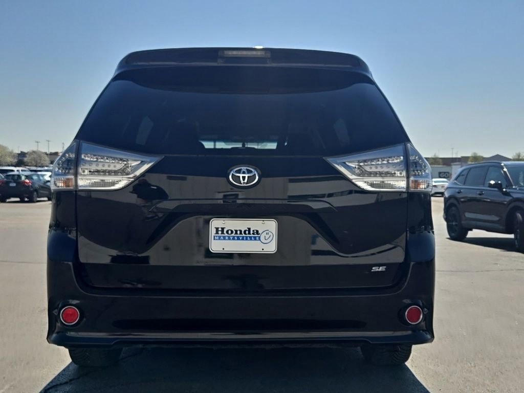 Used 2016 Toyota Sienna SE image 6