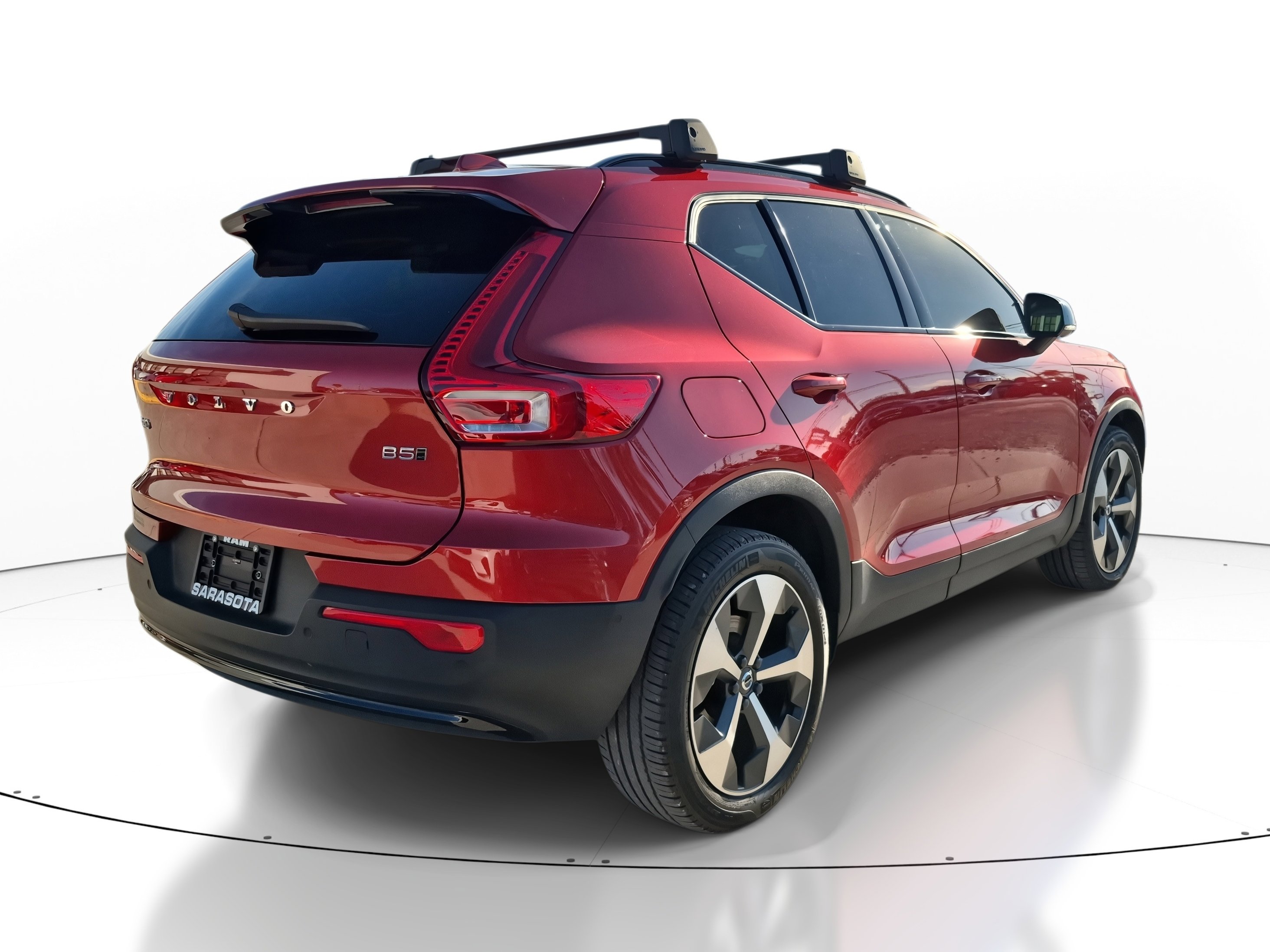 Used 2023 Volvo XC40 B5 Plus w/ Driver Assist Package image 6