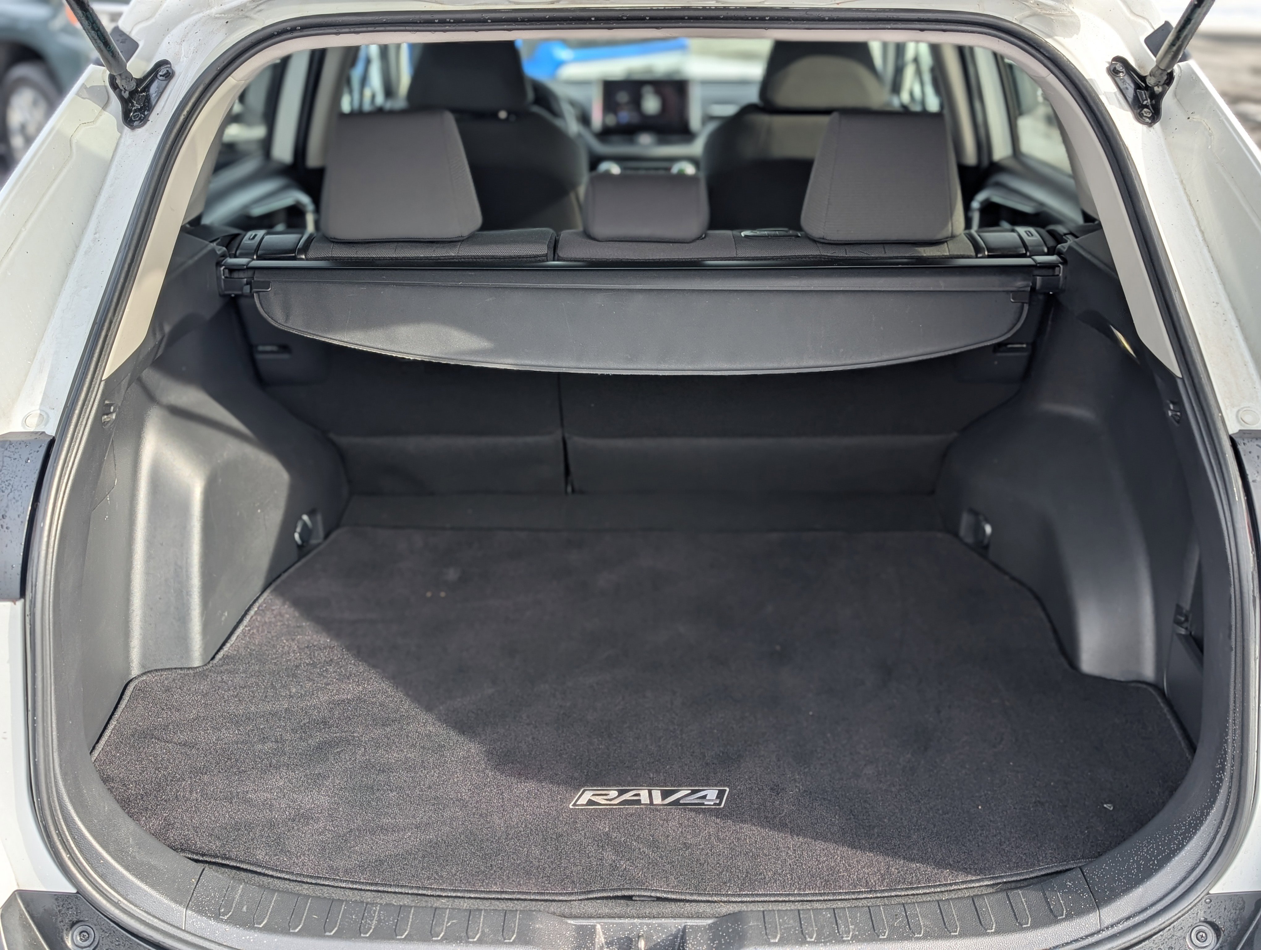 Used 2023 Toyota RAV4 XLE image 37