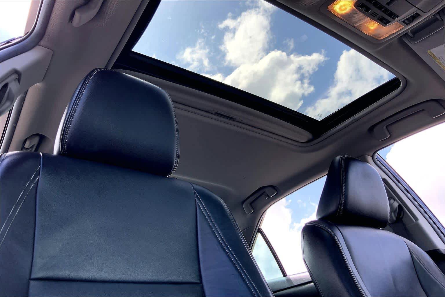 Used 2015 Toyota Camry XLE w/ Moonroof Package FWD image 13