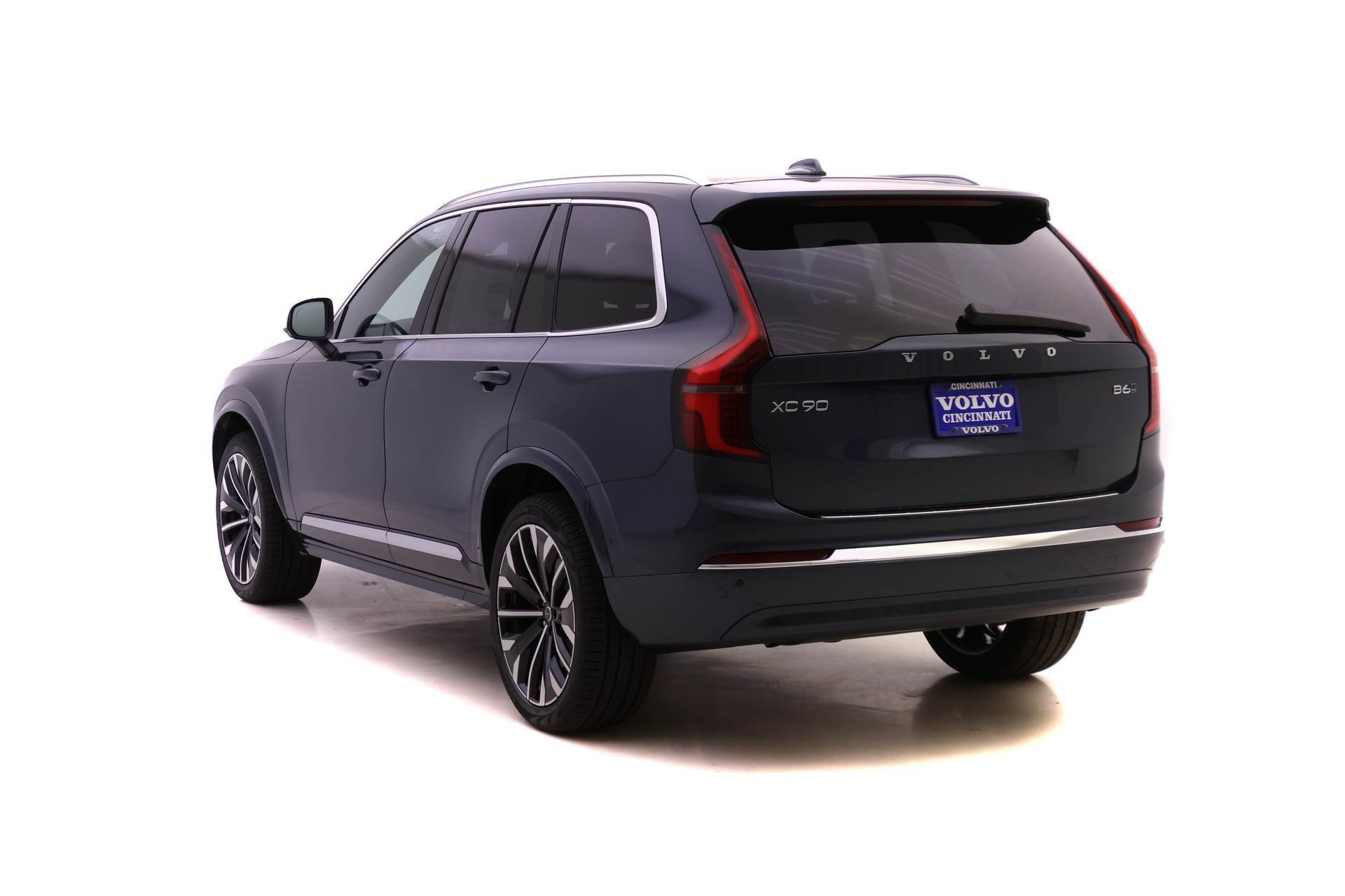 New 2026 Volvo XC90 B6 Plus w/ Protection Package Premier image 5