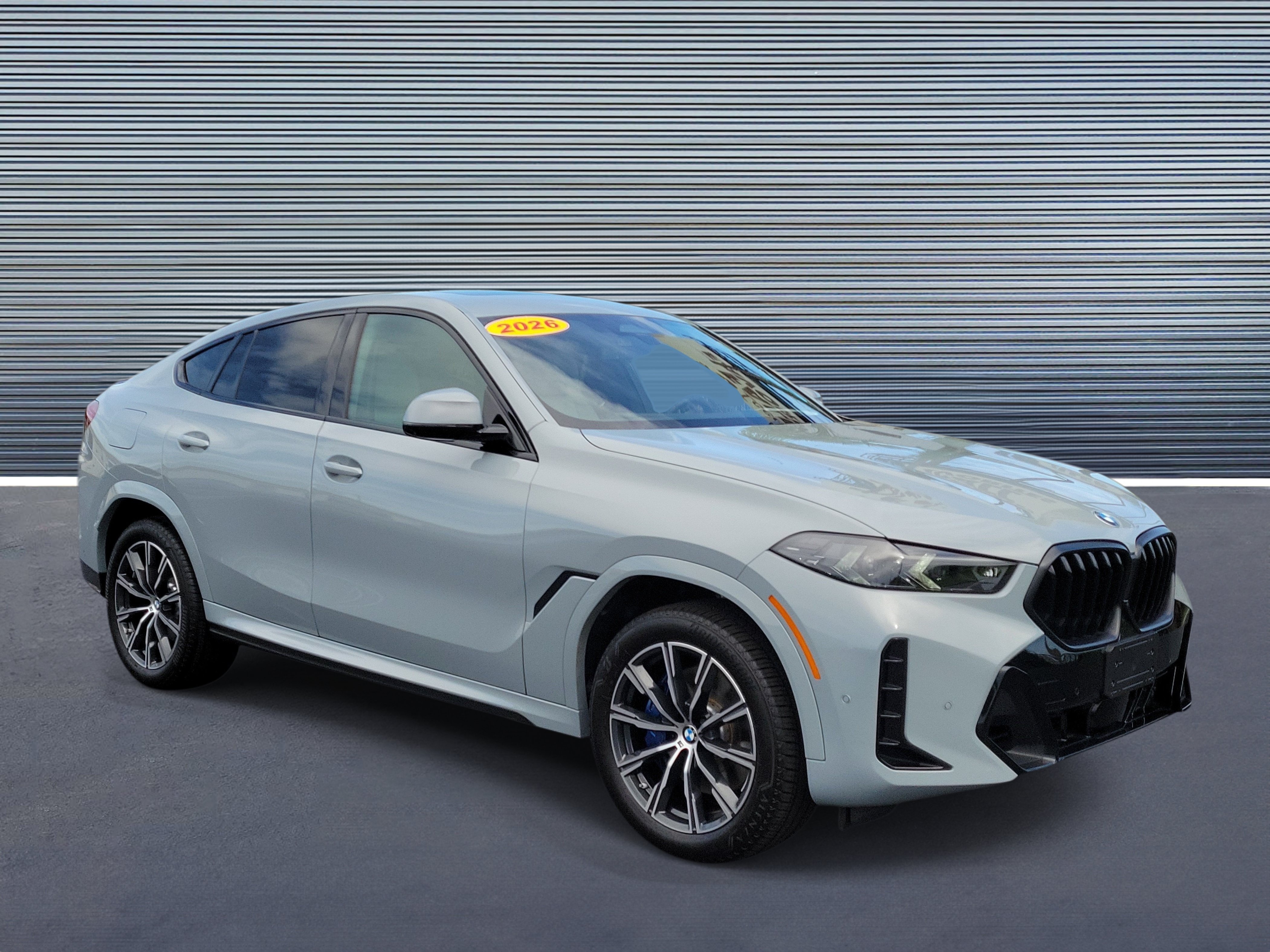 Used 2026 BMW X6 xDrive40i w/ Premium Package AWD/4WD image 2