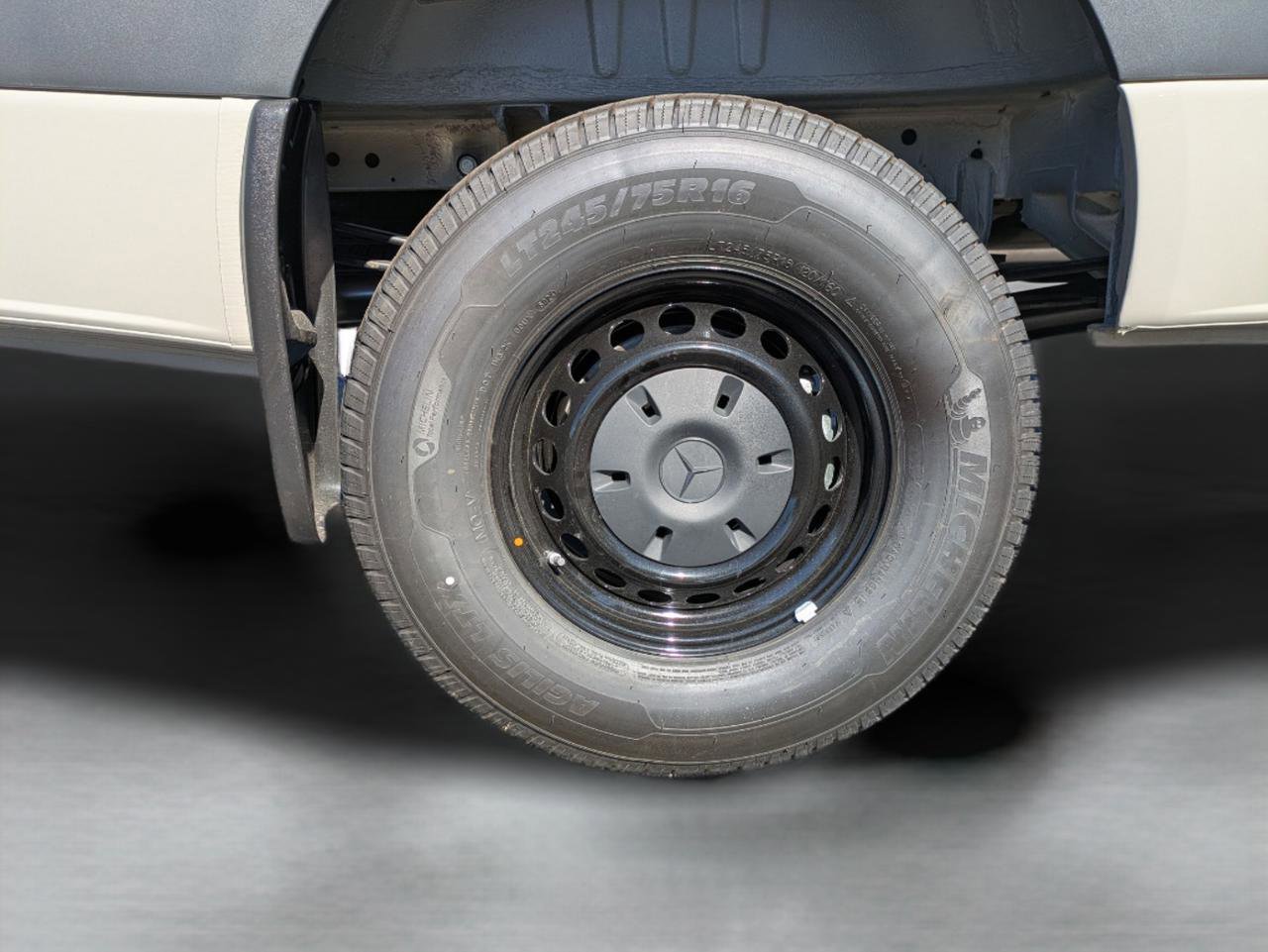 New 2025 Mercedes-Benz Sprinter 2500 image 10