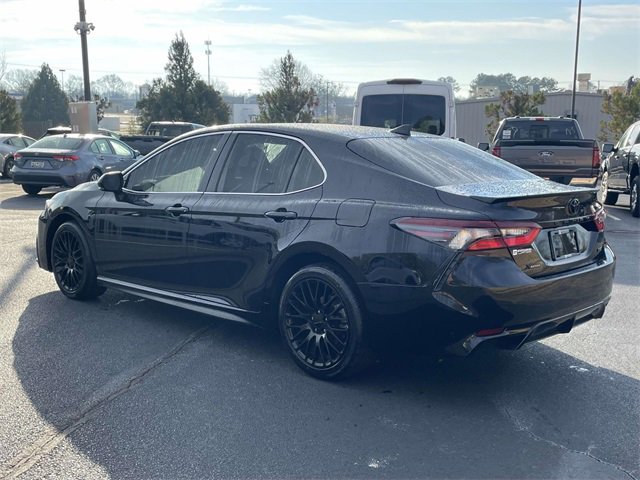 Used 2024 Toyota Camry SE image 4