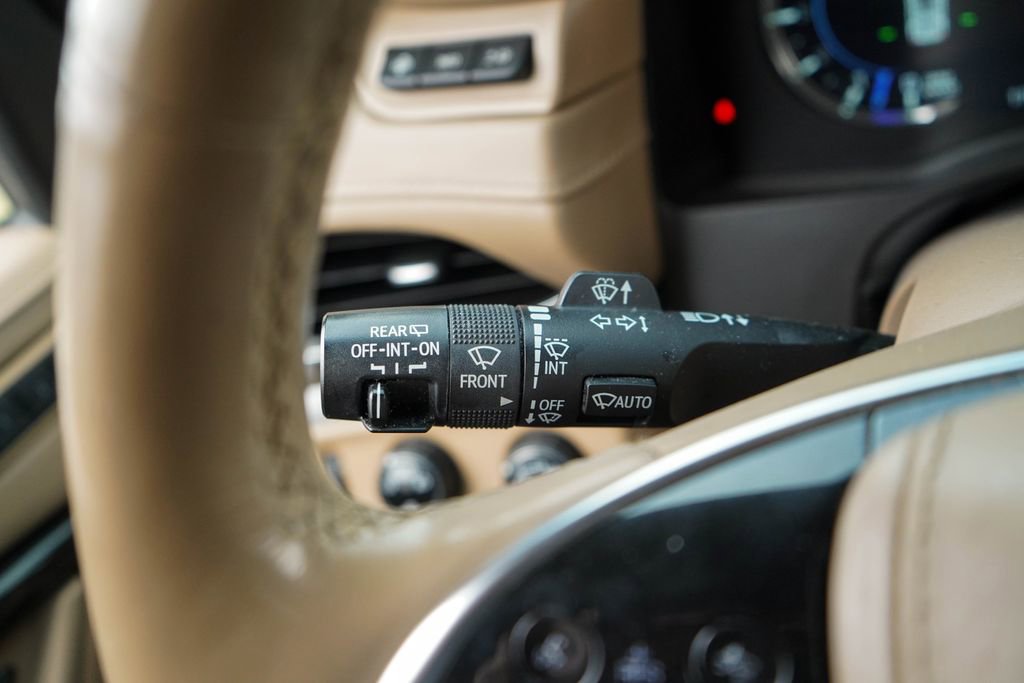 Used 2019 Cadillac Escalade Platinum image 28