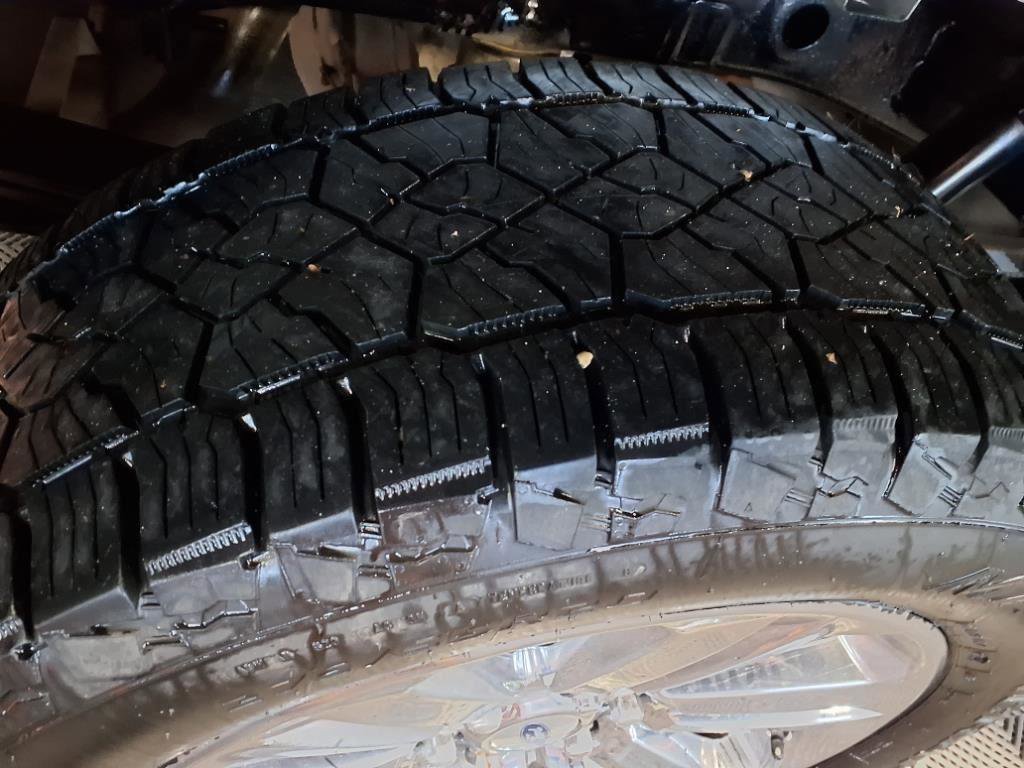 Used 2019 Ford F150 Lariat image 10