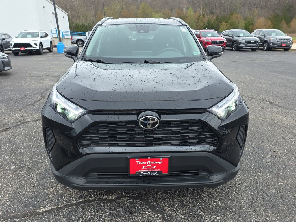 Used 2025 Toyota RAV4 XLE FWD image 3