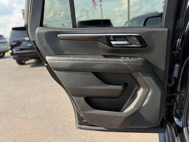 Used 2025 Chevrolet Tahoe LT AWD/4WD image 18