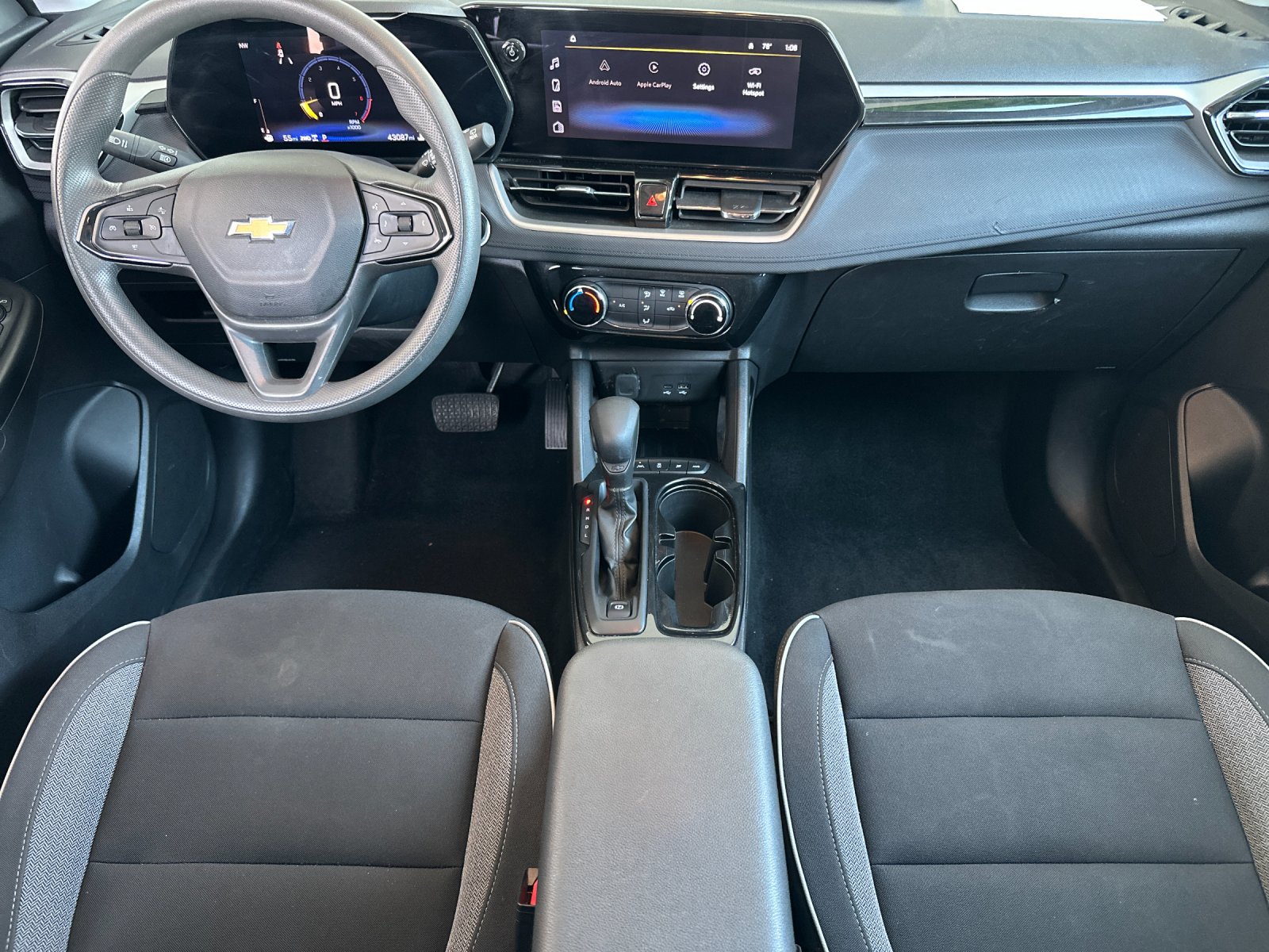 Used 2025 Chevrolet TrailBlazer LT AWD/4WD image 13