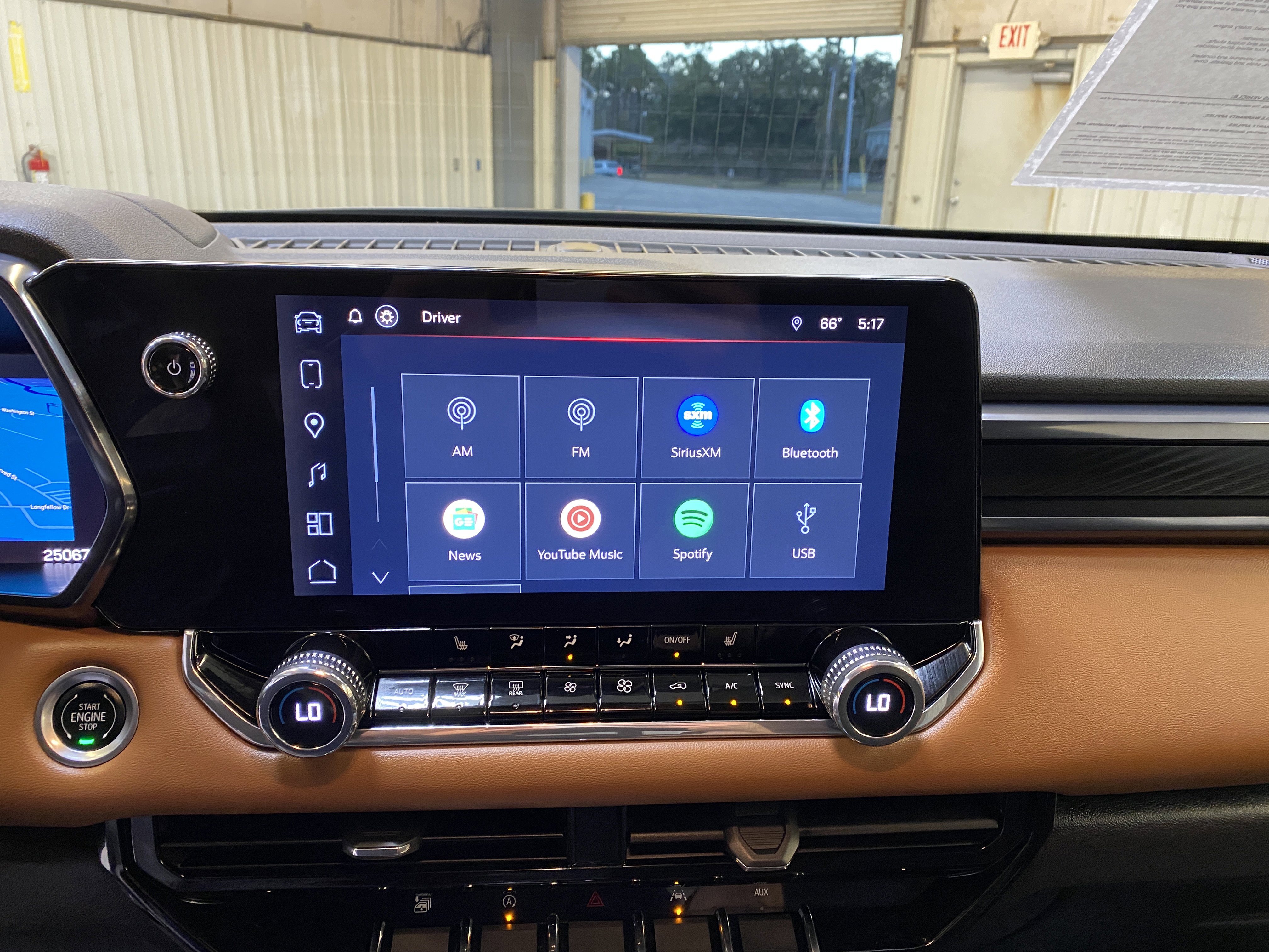 Used 2024 GMC Canyon AT4 image 38