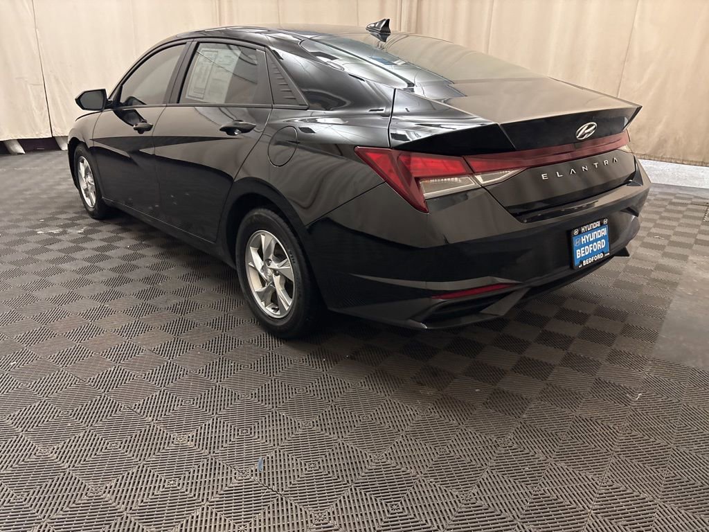 Used 2022 Hyundai Elantra SE image 7