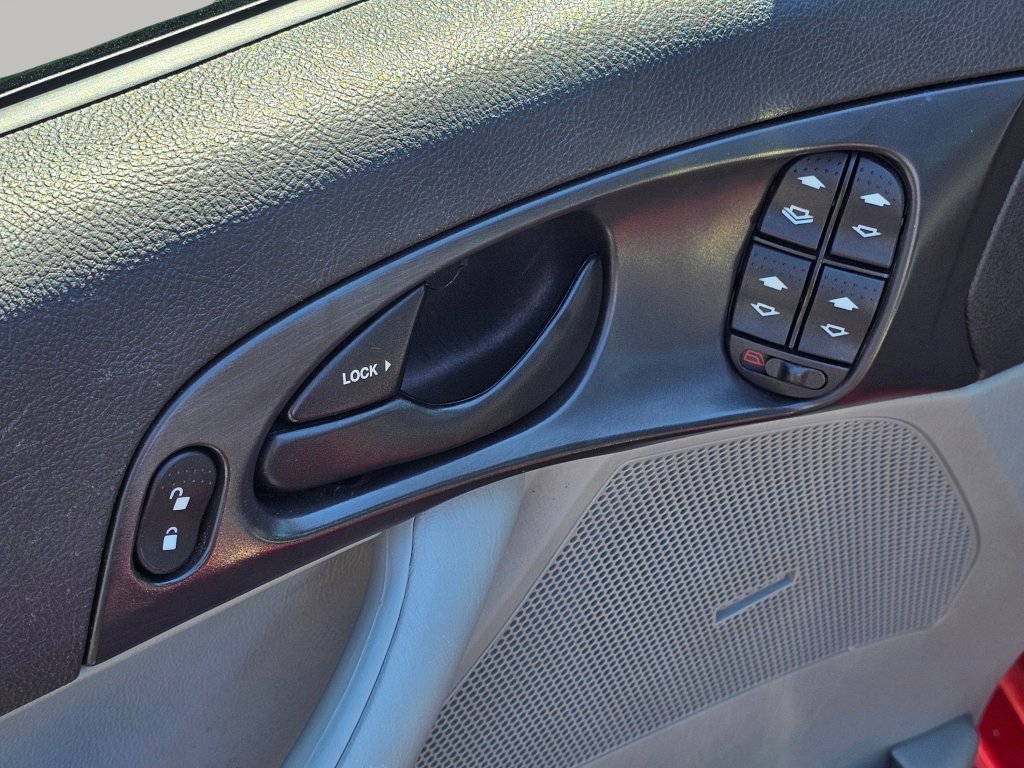 Used 2007 Ford Focus SE image 25