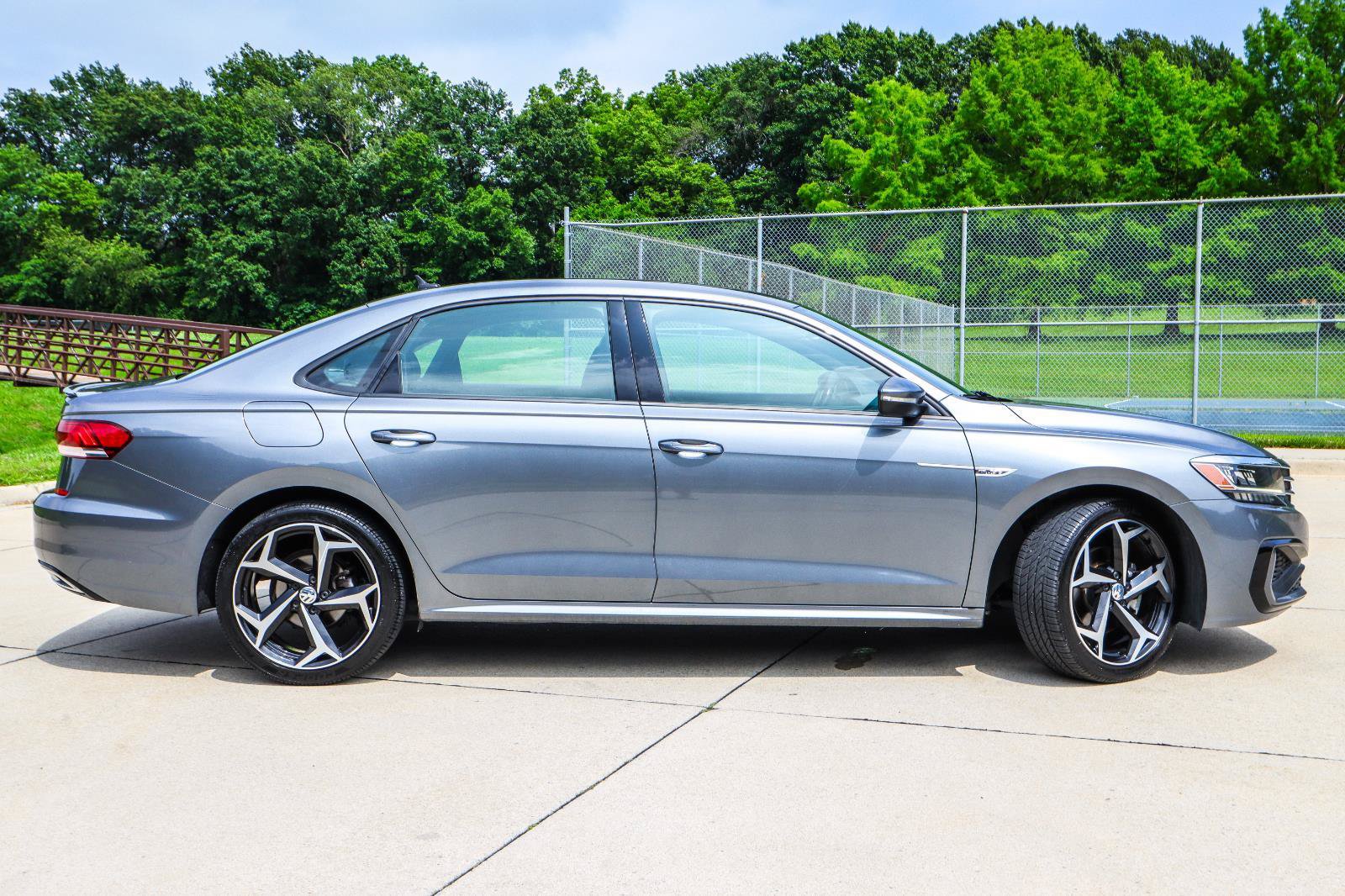 Used 2021 Volkswagen Passat 2.0T R-Line FWD image 5