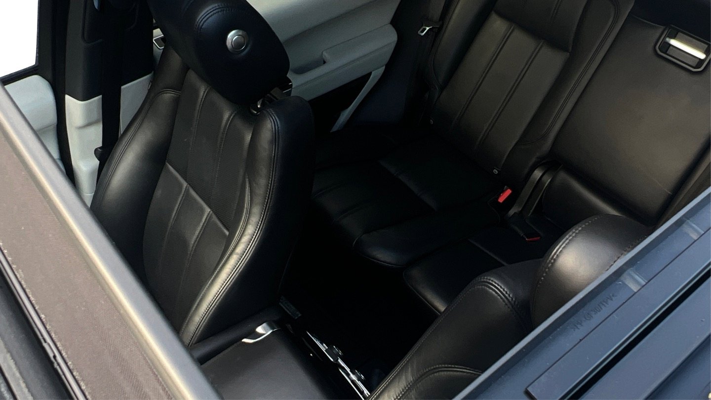 Used 2016 Land Rover Range Rover HSE image 16