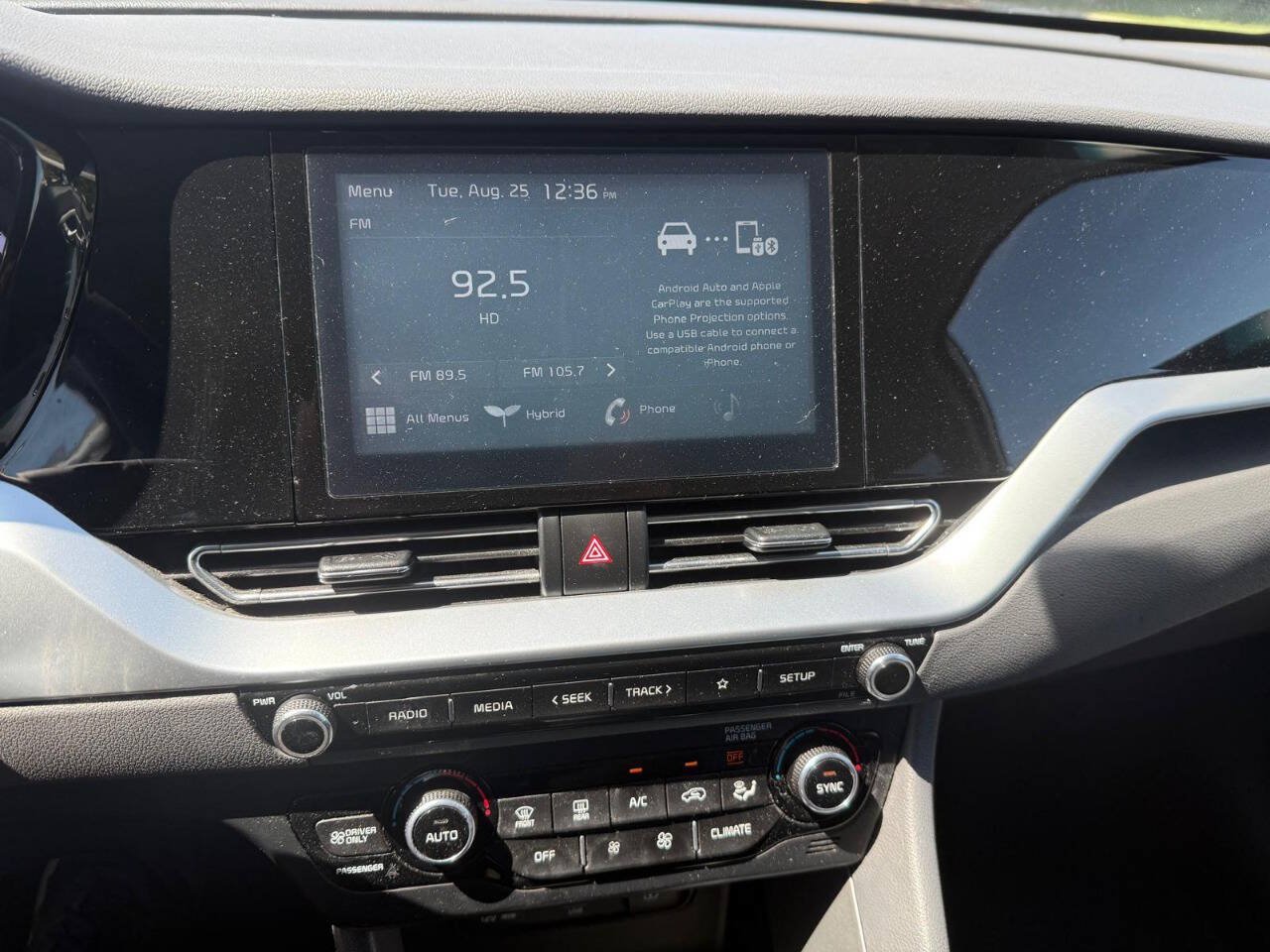 Used 2020 Kia Niro LX FWD image 12
