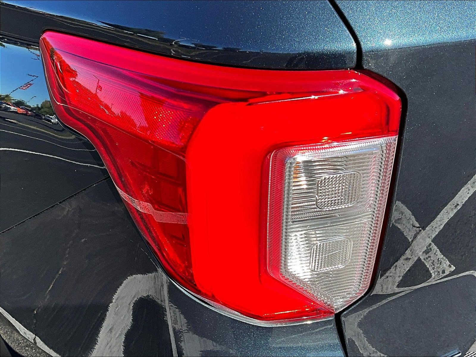 Used 2022 Ford Explorer XLT w/ Class IV Trailer Tow Package AWD/4WD image 23