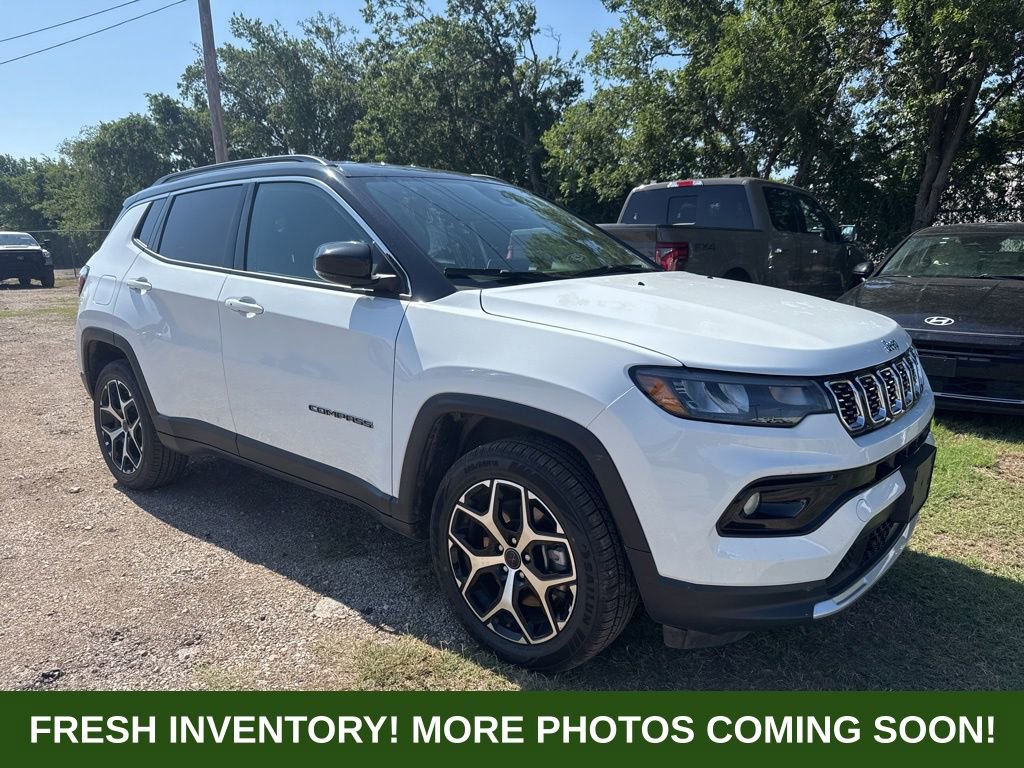Used 2025 Jeep Compass Limited AWD/4WD image 1