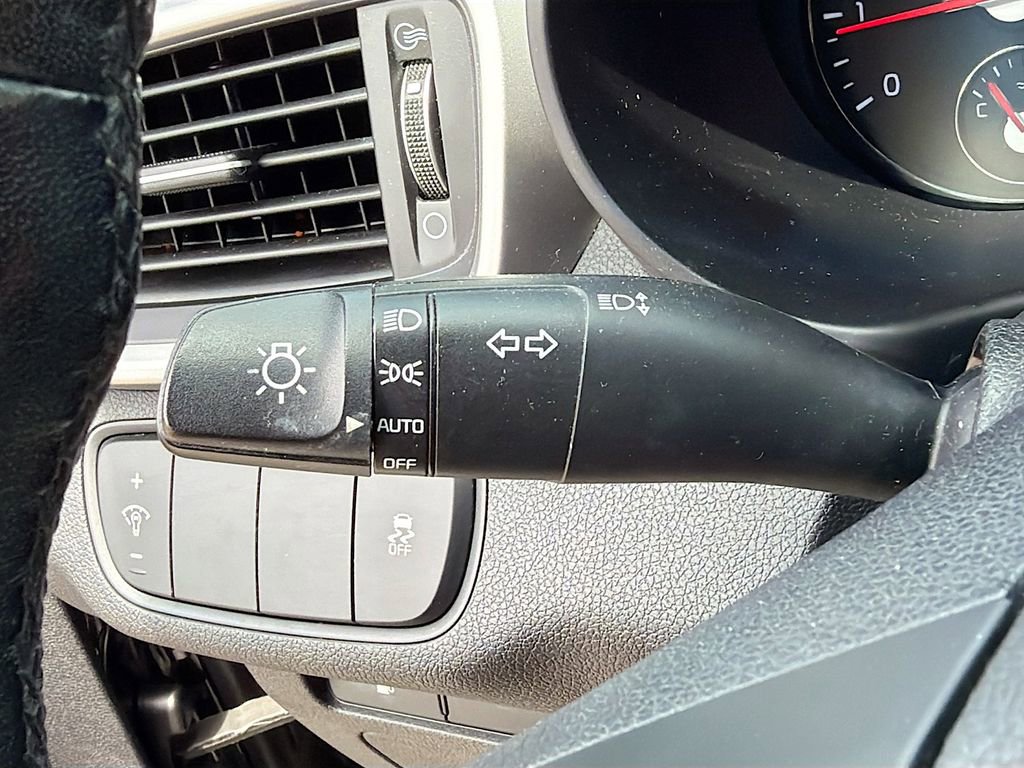 Used 2017 Kia Sorento LX w/ LX Convenience Package image 21