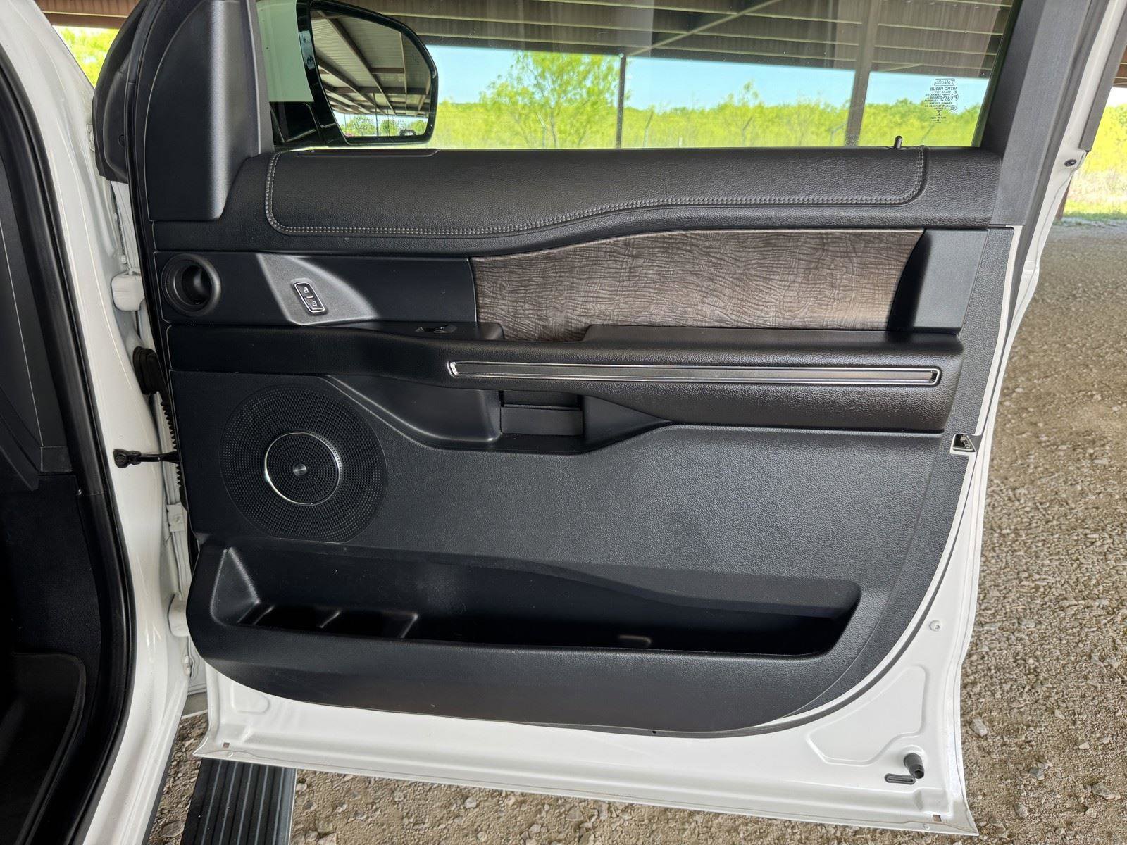 Used 2020 Ford Expedition Limited w/ Equipment Group 301A image 41