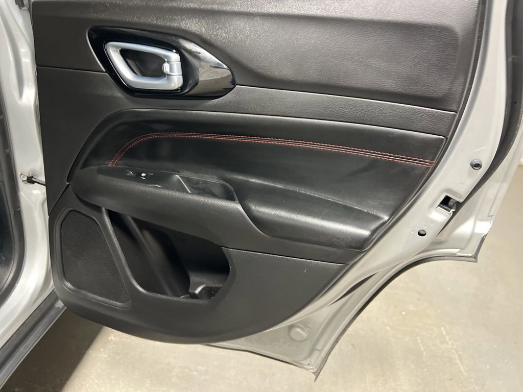 Used 2025 Jeep Compass Trailhawk image 13