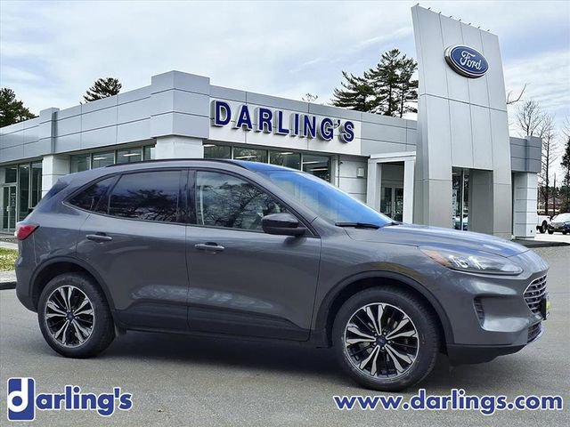 Used 2022 Ford Escape SE w/ SE Sport Appearance Package image 4