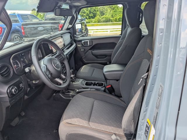 Used 2025 Jeep Gladiator Mojave AWD/4WD image 14