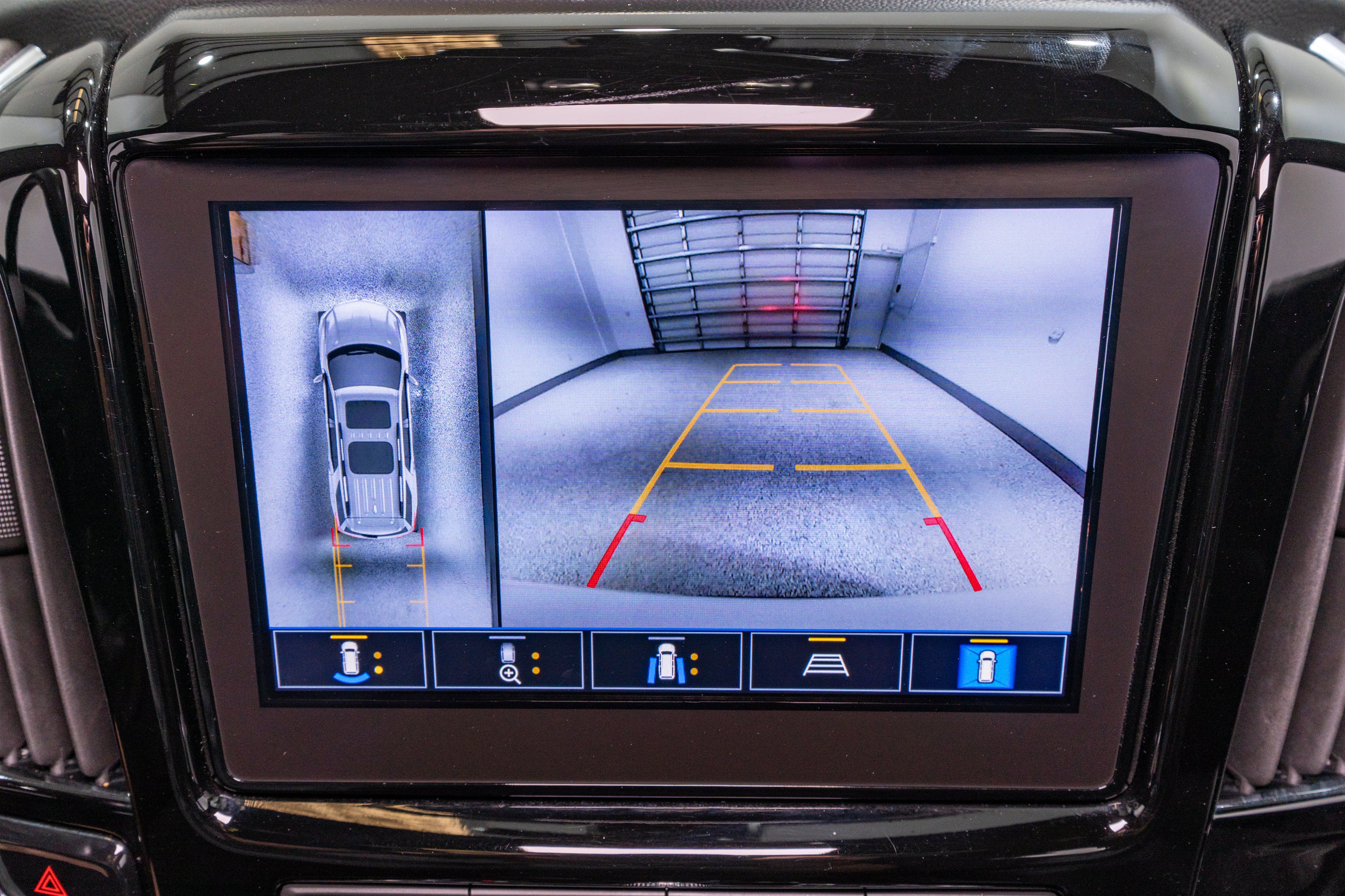 Used 2023 Chevrolet Traverse LT w/ LT Premium Package AWD/4WD image 24