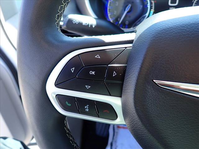 Used 2024 Chrysler Pacifica Touring-L FWD image 20
