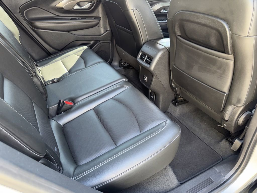 Used 2022 GMC Terrain SLT w/ Tech Package image 21