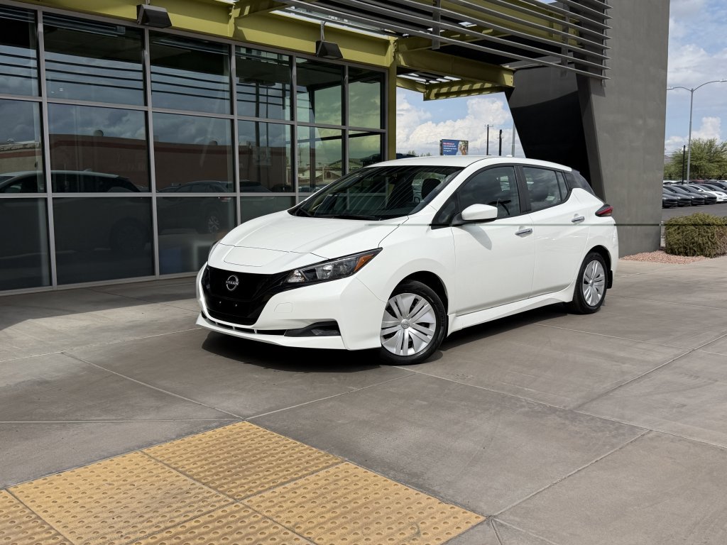 Used 2025 Nissan Leaf S FWD image 1