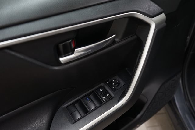 Used 2020 Toyota RAV4 XLE w/ Convenience Package AWD/4WD image 19