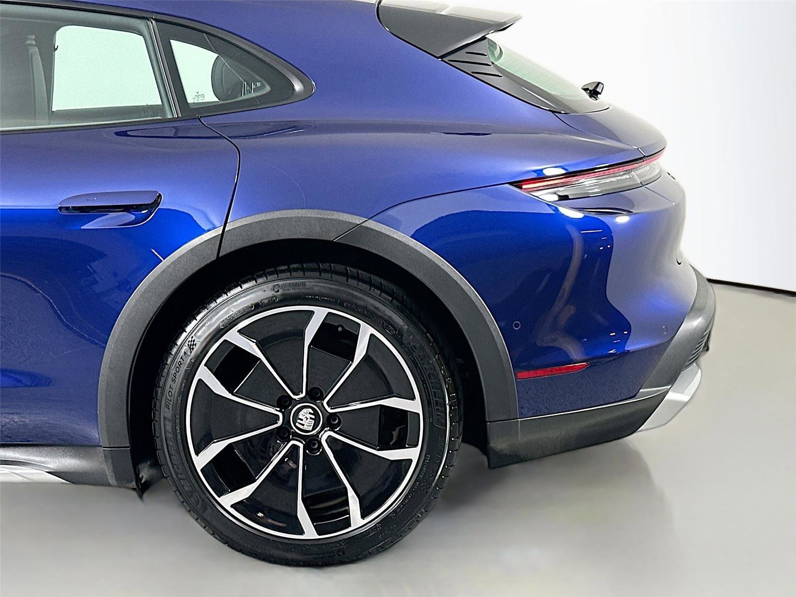 Certified 2024 Porsche Taycan 4 Cross Turismo AWD/4WD image 12
