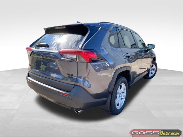 Used 2019 Toyota RAV4 XLE w/ Convenience Package AWD/4WD image 3