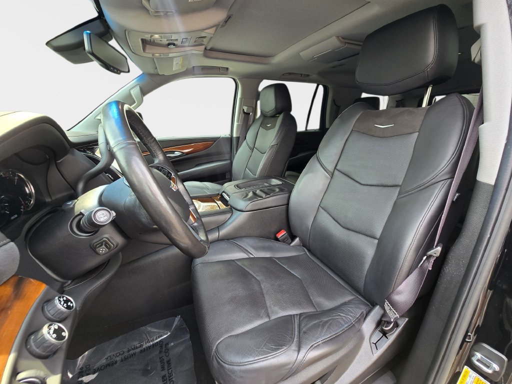 Used 2016 Cadillac Escalade Luxury AWD/4WD image 19