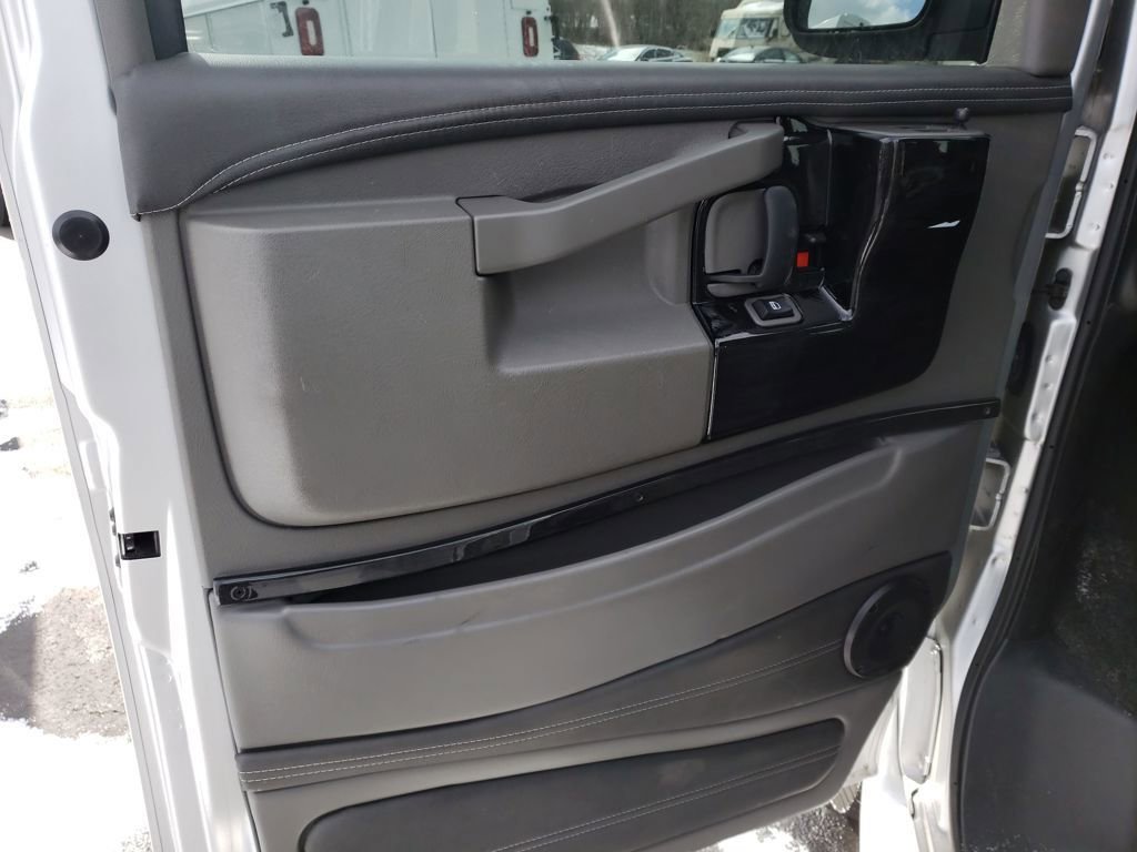 Used 2023 Chevrolet Express 2500 Extended image 11