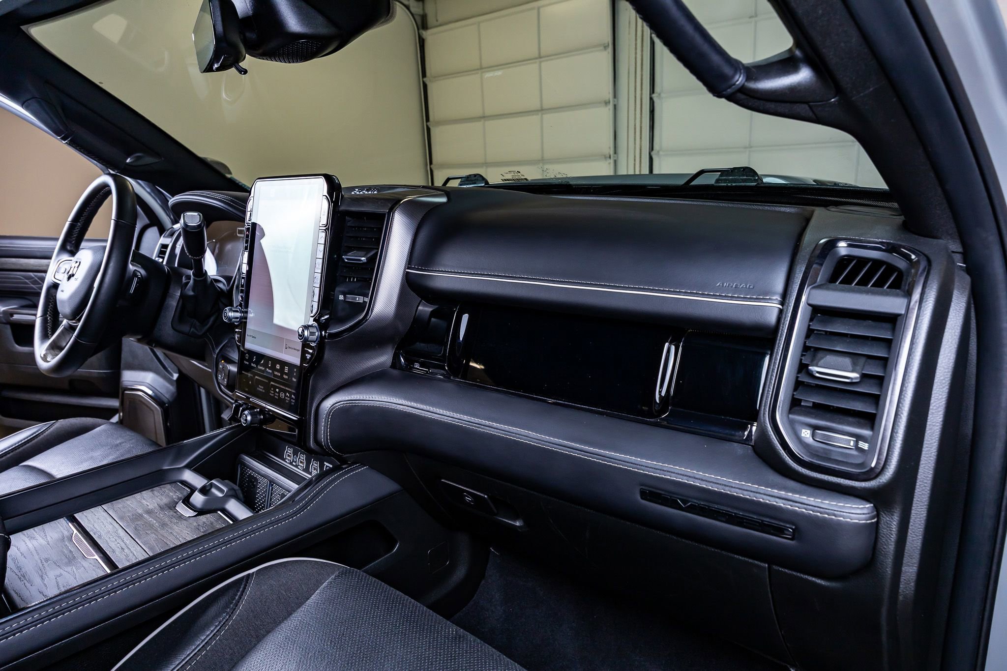Used 2026 RAM 3500 Limited AWD/4WD image 17