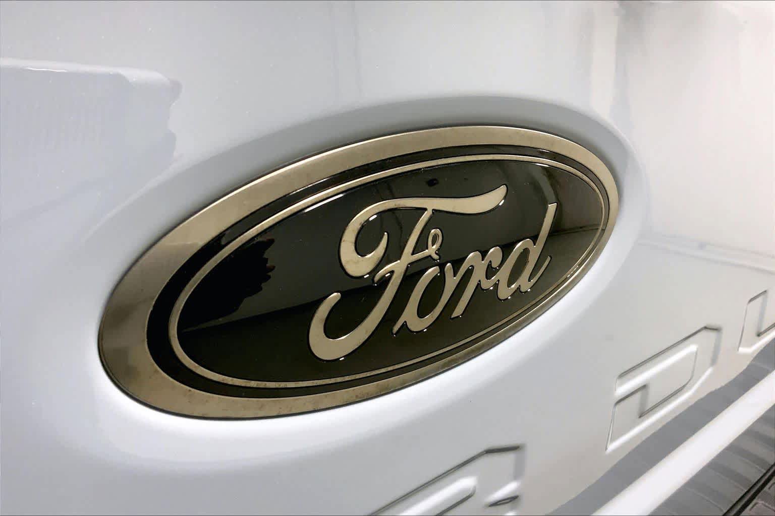Used 2026 Ford F350 Lariat w/ Tremor Off-Road Package AWD/4WD image 9