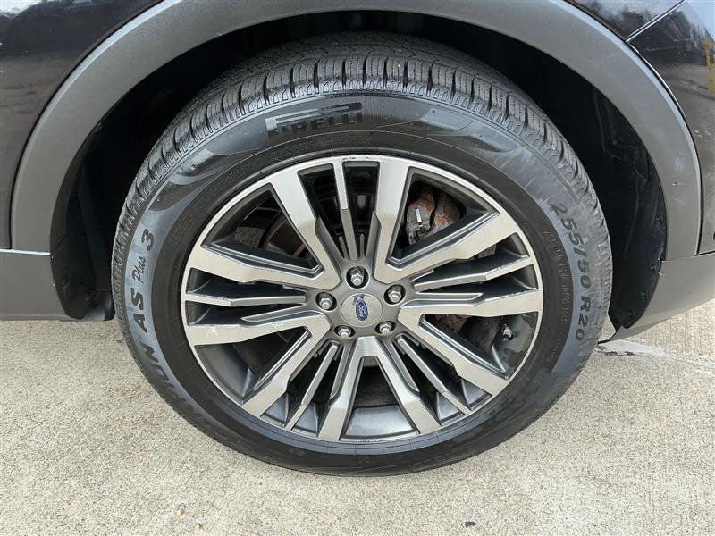 Used 2017 Ford Explorer Platinum image 23