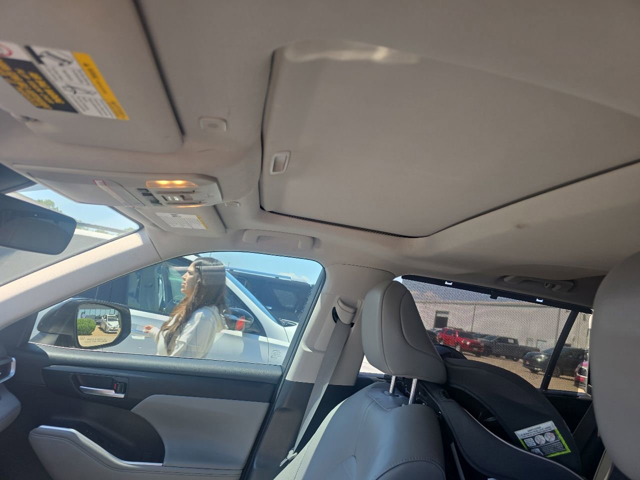 Used 2023 Toyota Highlander XLE FWD image 8