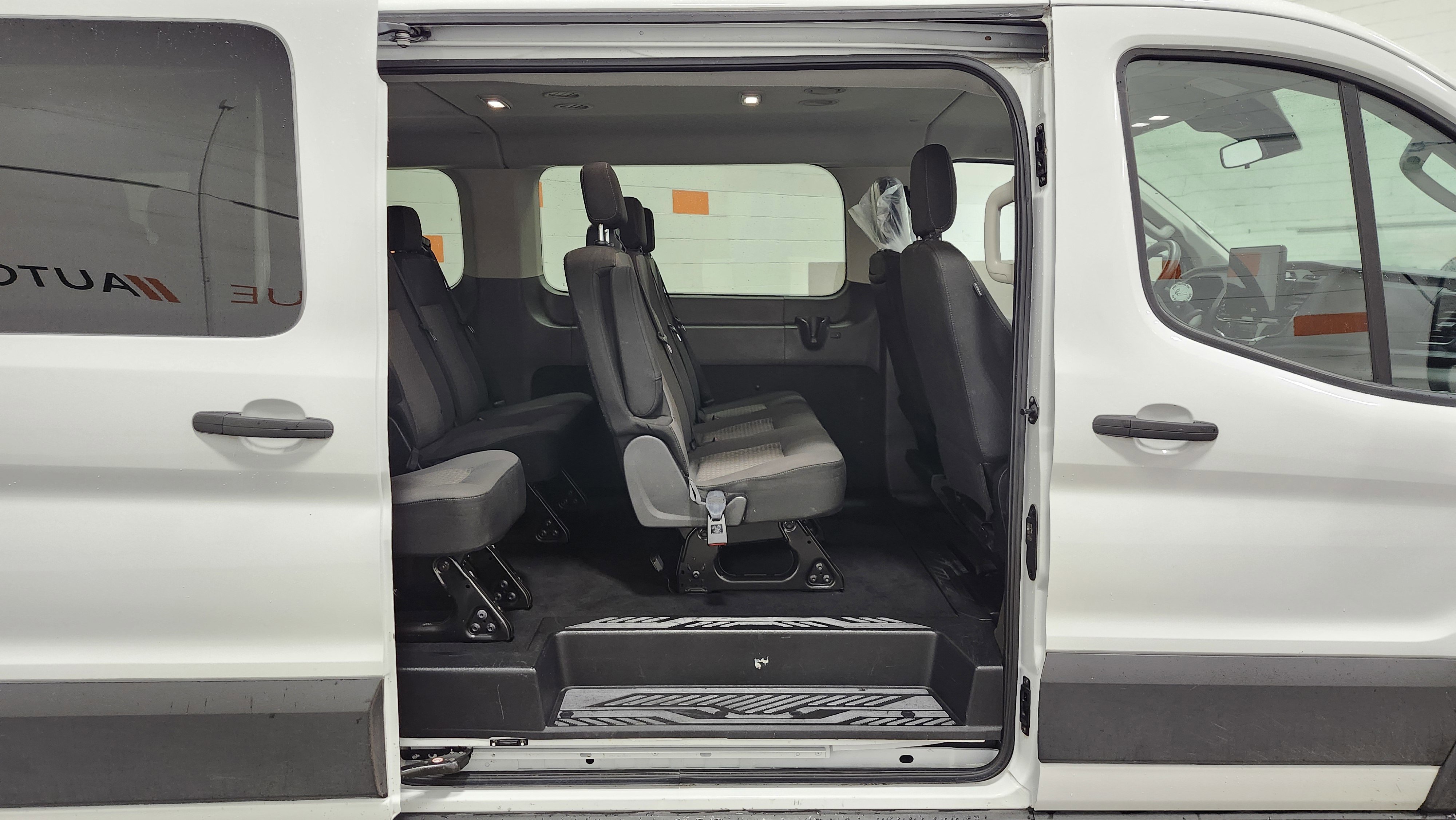 Used 2023 Ford Transit 350 XLT image 19