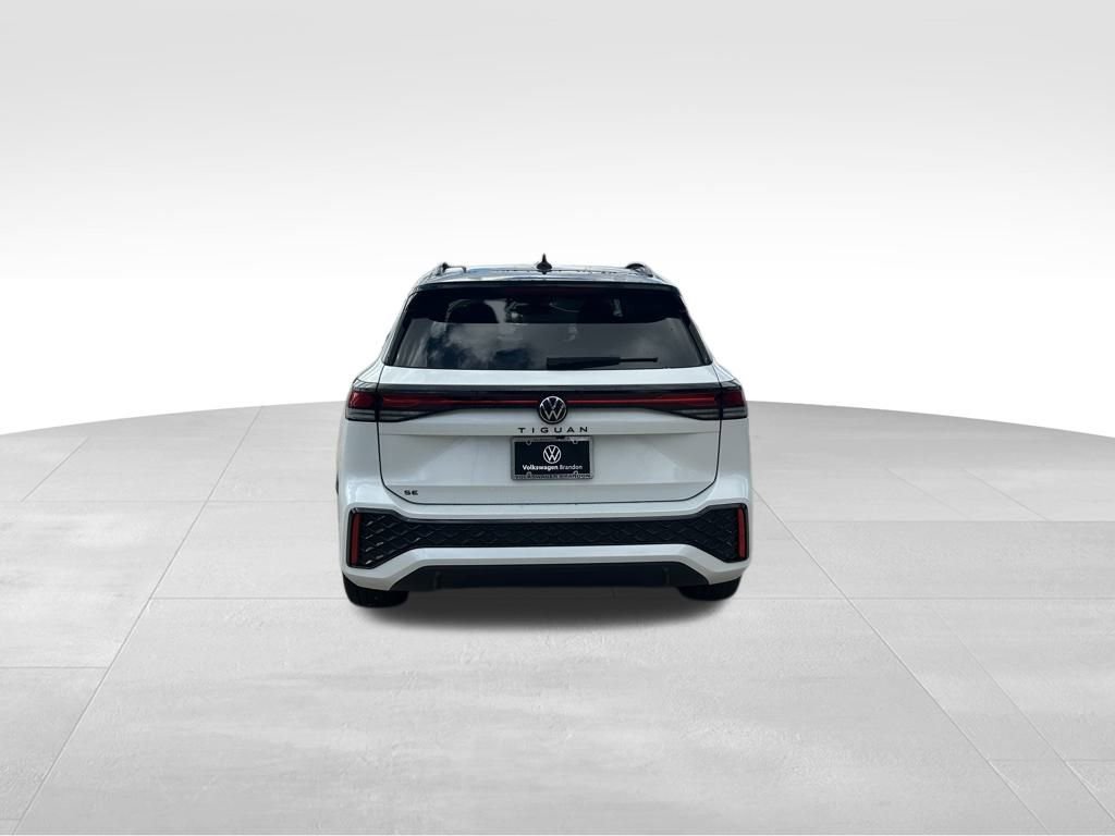 New 2026 Volkswagen Tiguan SE R-Line image 4